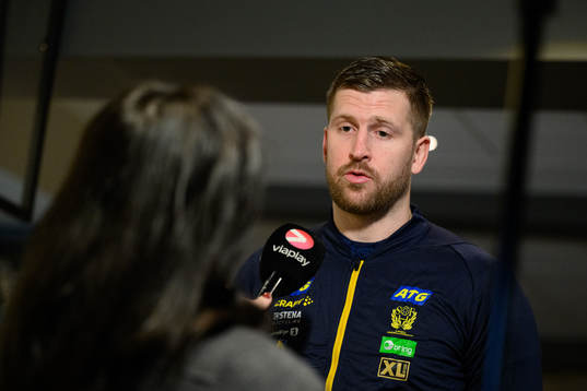 Linus Persson at a press event with Sweden