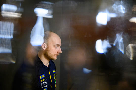 Daniel Pettersson at a press event with Sweden