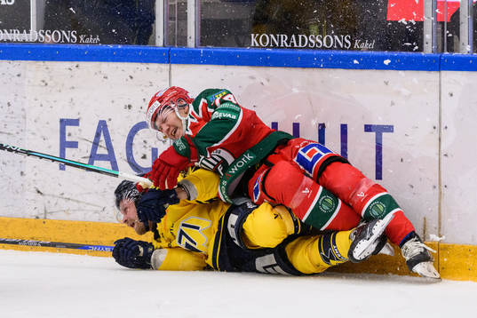 HV71s Mattias Tedenby och Frölundas Andreas Borgman