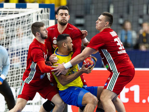 Rogerio Moraes of Brazil against Zoran Ilic, Bence Banhidi