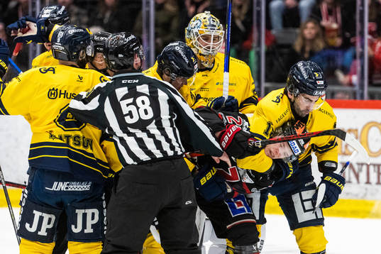 HV71s Joseph Laleggia och Örebros Linus Öberg