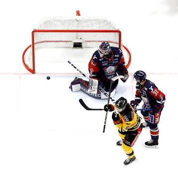 Mål 1-2 av Luleås Einar Emanuelsson