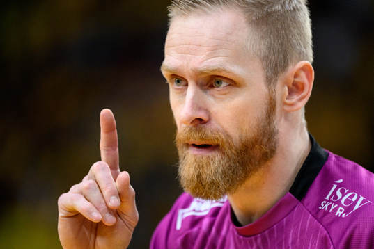 goalkeeper Björgvin Pall Gustavsson of Iceland reacts