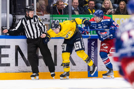 HV71s Fredrik Forsberg och Oskarshamns Robin Norell
