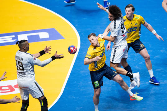 Yehia Elderaa and Ali Mohamed of Egypt against Albin