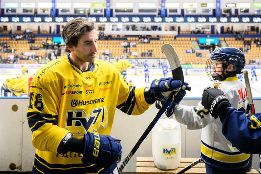 HV71s Joseph Laleggia innan ishockeymatchen i SHL mellan