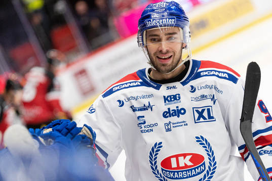 Oskarshamns Ahti Oksanen jublar