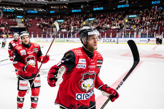 Malmö Redhawks Carl Persson jublar