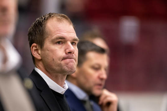 Färjestads tränare Tomas Mitell deppar
