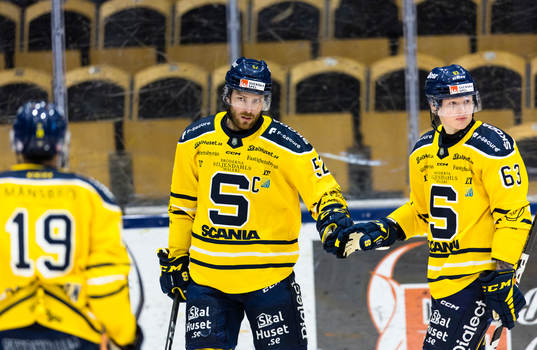 Södertäljes Christopher Liljewall (m) reducerar till 2-1