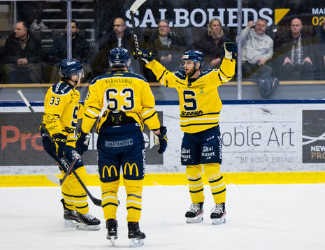 Södertäljes Daniel Norbe jublar