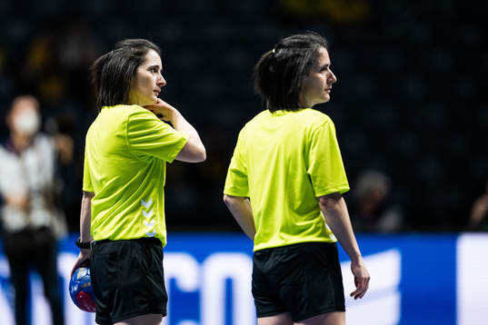 Referees Charlotte and Julie Bonaventura
