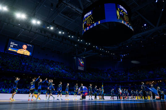 Players of Sweden and of France