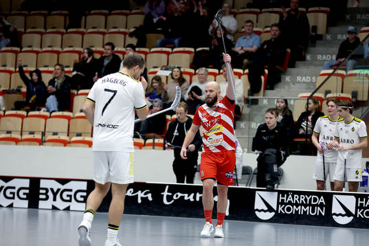 Pixbos Martin Östholm gör 1-0