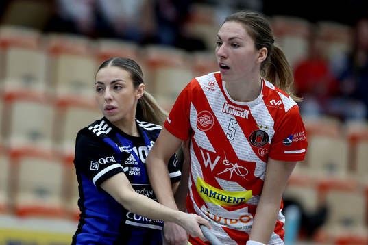 Sirius Charlotte Bravo och Pixbos Eliska Krupnova