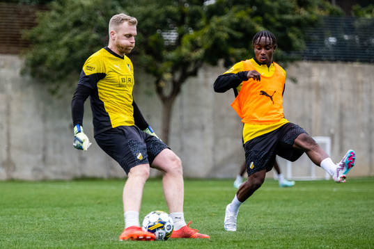 Målvakt Peter Abrahamsson och Ibrahim Sadiq