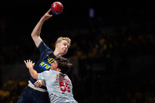 Eric Johansson of Sweden and Daniel Dujshebaev Dovichebaeva