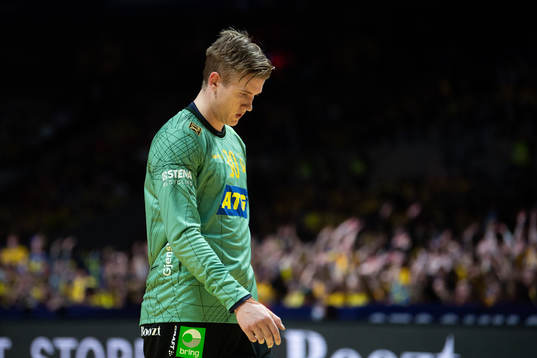 Goalkeeper Tobias Thulin looks dejected