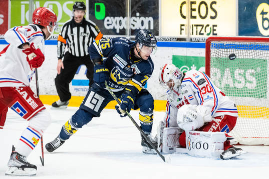 HV71s Radan Lenc oroar framför Timrås målvakt Jacob