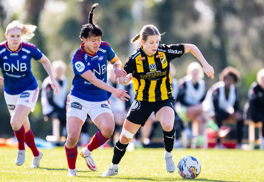 Bläddra bland fler bilder av Fotboll, Dam, Träningsmatch, Vålerenga - Häcken 