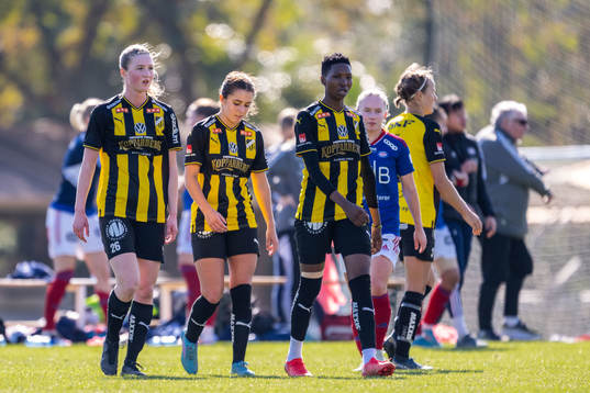 Häckens Alexandra Larsson och lagkamrater deppar