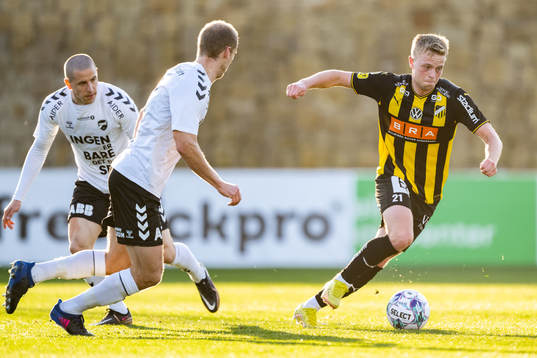 Odds Milan Jevtovic och Häckens Tomas Olai Totland