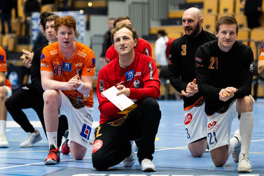 IFK Kristianstads målvakt Gustaf Banke jublar
