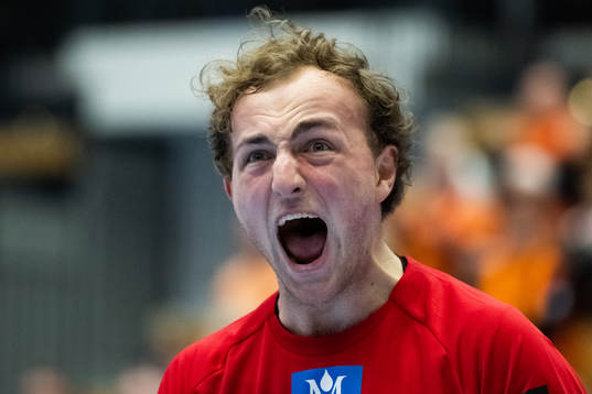 IFK Kristianstads målvakt Gustaf Banke jublar