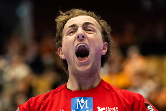 IFK Kristianstads målvakt Gustaf Banke jublar