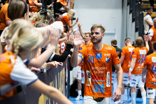IFK Kristianstads Anton Halen jess+under handbollsmatchen i