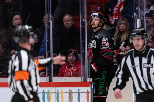 Örebros Kristian Näkyvä i utvisningsbåset