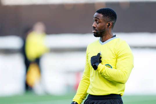 Domare Fredrik Oppong