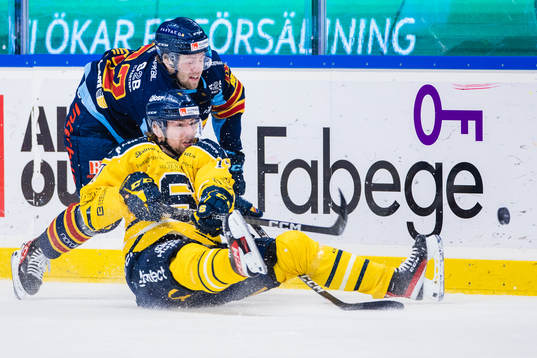 Djurgårdens Wiktor Nilsson och Södertäljes Johan Ivarsson