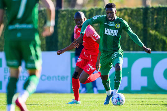 Moonga Simba of Brann and Shaquille Pinas of Hammarby