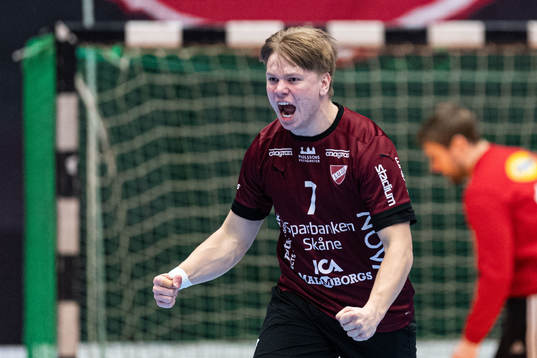 Lugi Axel Månsson jublar