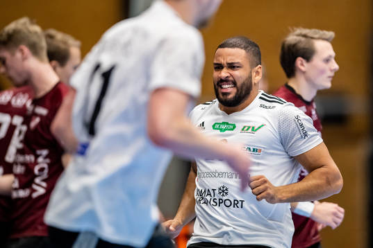 OV Helsingborgs Miguel Mbumba har ont