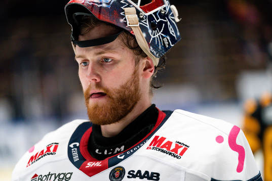 Linköpings målvakt Marcus Högberg deppar