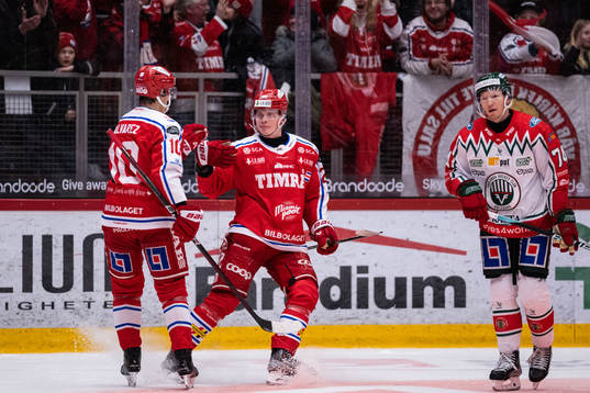Timrås Erik Walli Walterholm jublar med Robin Alvarez