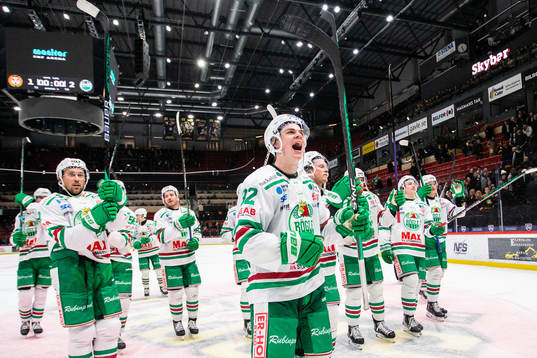 Rögles Oskar Pettersson jublar