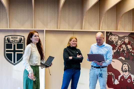 President Lise Klaveness, communications director Gro Tvedt