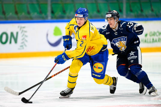 Rasmus Larsson of Sweden and Oiva Keskinen of Finland