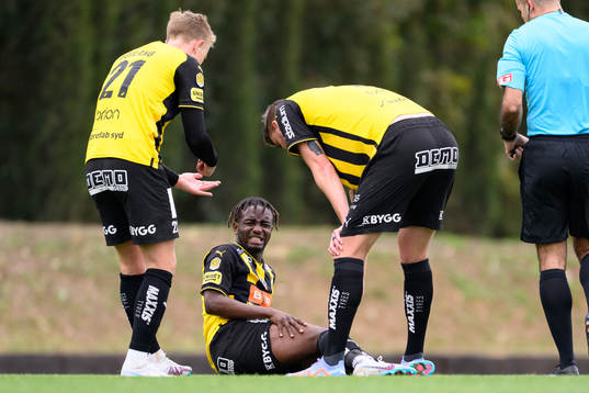 Ibrahim Sadiq of Häcken in pain