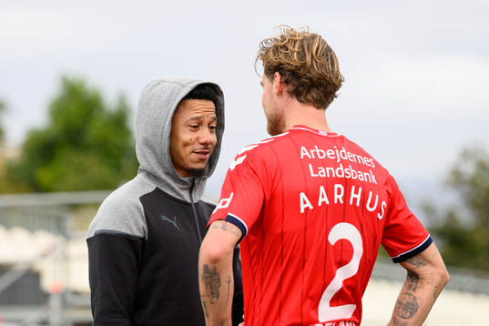 Tobias Sana, of Häcken and Felix Beijmo of Aarhus