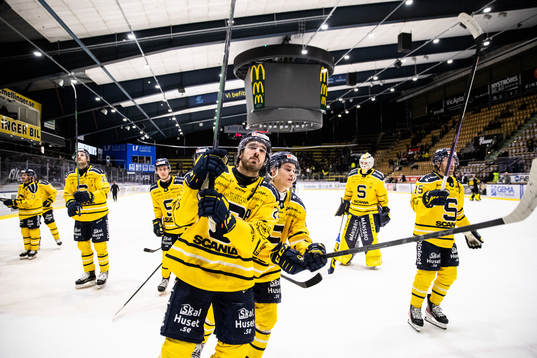 Södertäljes Jacob Dahlström jublar