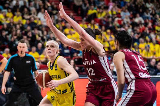 Klara Lundqvist of Sweden and Anete Steinberga of Latvia