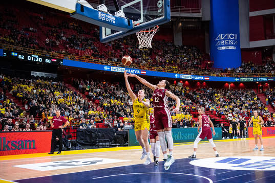 Elin Eldebrink of Sweden and Anete Steinberga of Latvia