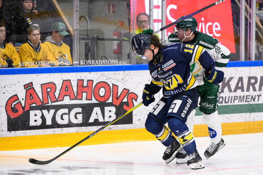 HV71s Kalle Maalahti och Färjestads Oscar Lawner