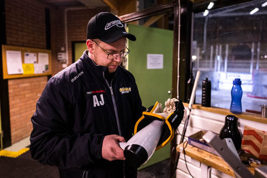 Alexander Jönsson materialare i Glimma HK
