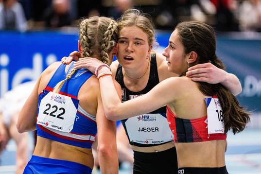 Andrea Rooth of Lambertseter IF, Henriette Jæger of