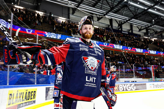 Linköpings målvakt Marcus Högberg jublar